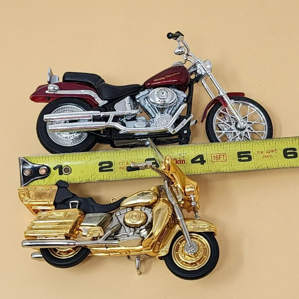 Harley-Davidson‎ Die-Cast Motorcycle Gold & Maroon 1:18 Scale Collectors Edition